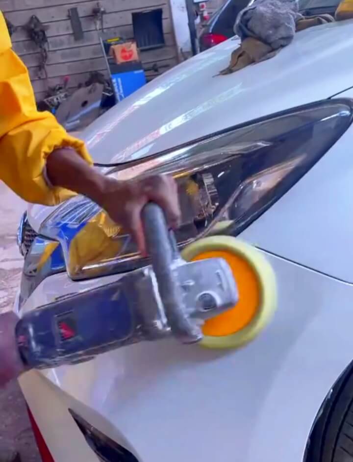 Professional car buffing and polishing service